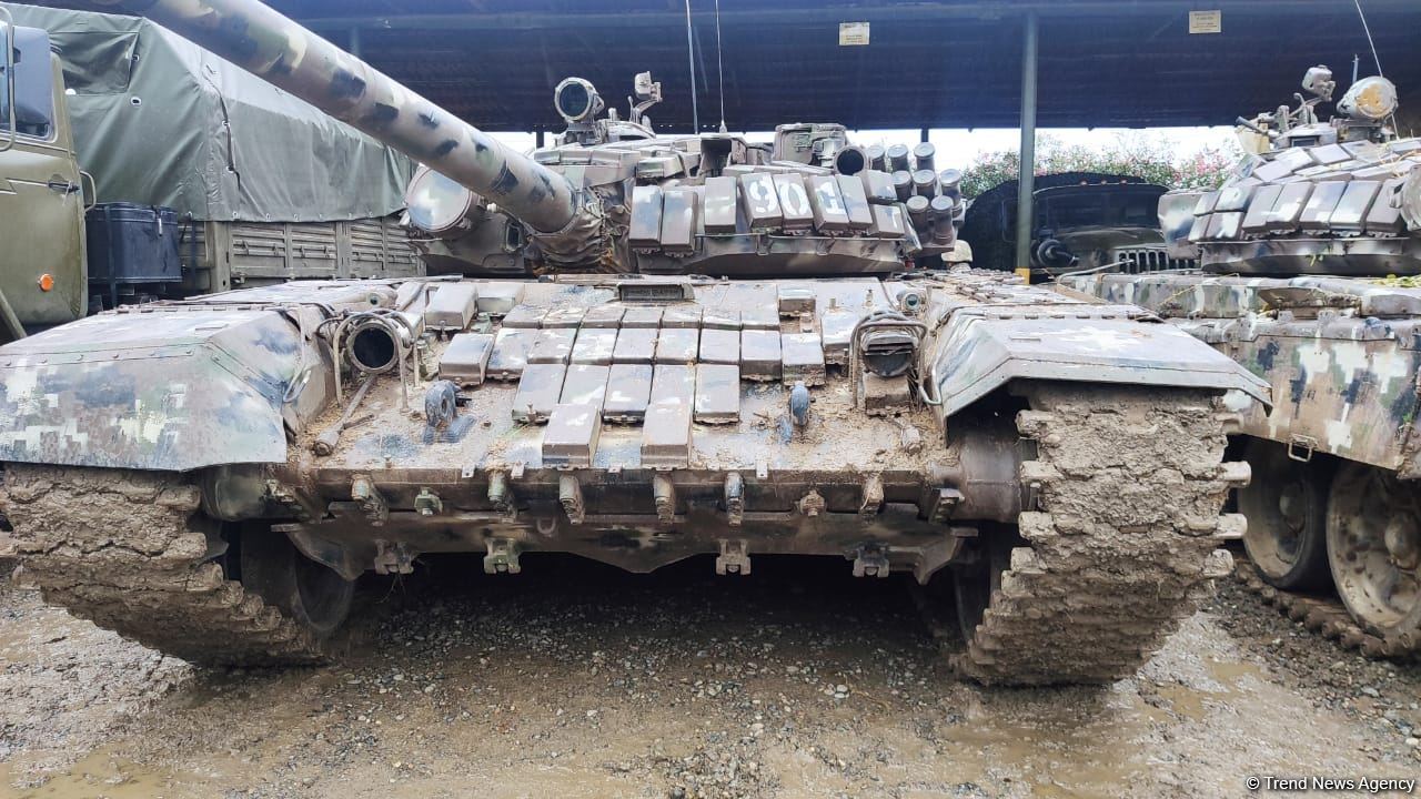 Cəbrayılda ələ keçirilən düşmən texnikası: 3 tank, 9 "Ural"... (FOTO) - Gallery Image