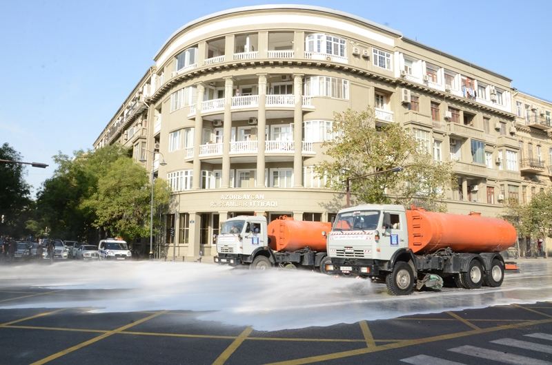 Bakıda növbəti dezinfeksiya işləri aparılıb (FOTO) - Gallery Image