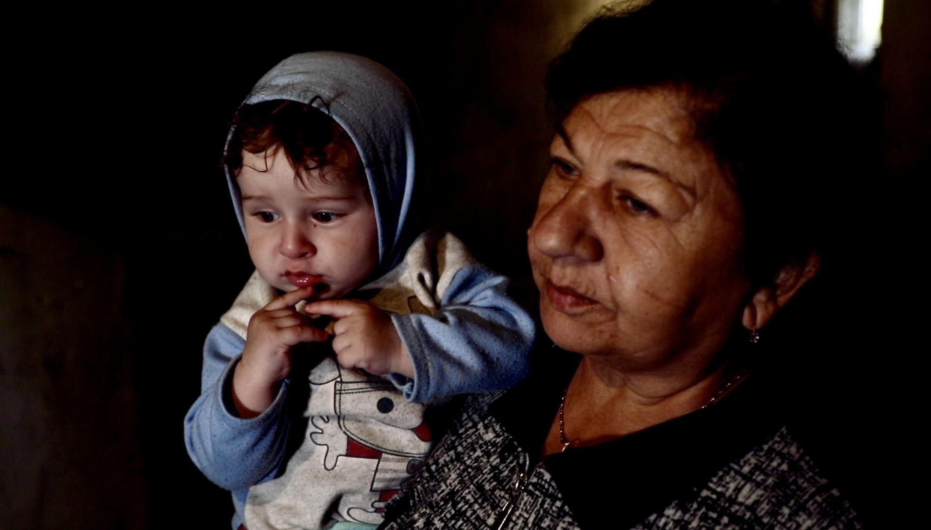 Tərtərdə düşmən atəşinə məruz qalan 6 aylıq Fariz və nənəsi - BBC müxbirinin paylaşımı (FOTO) - Gallery Image