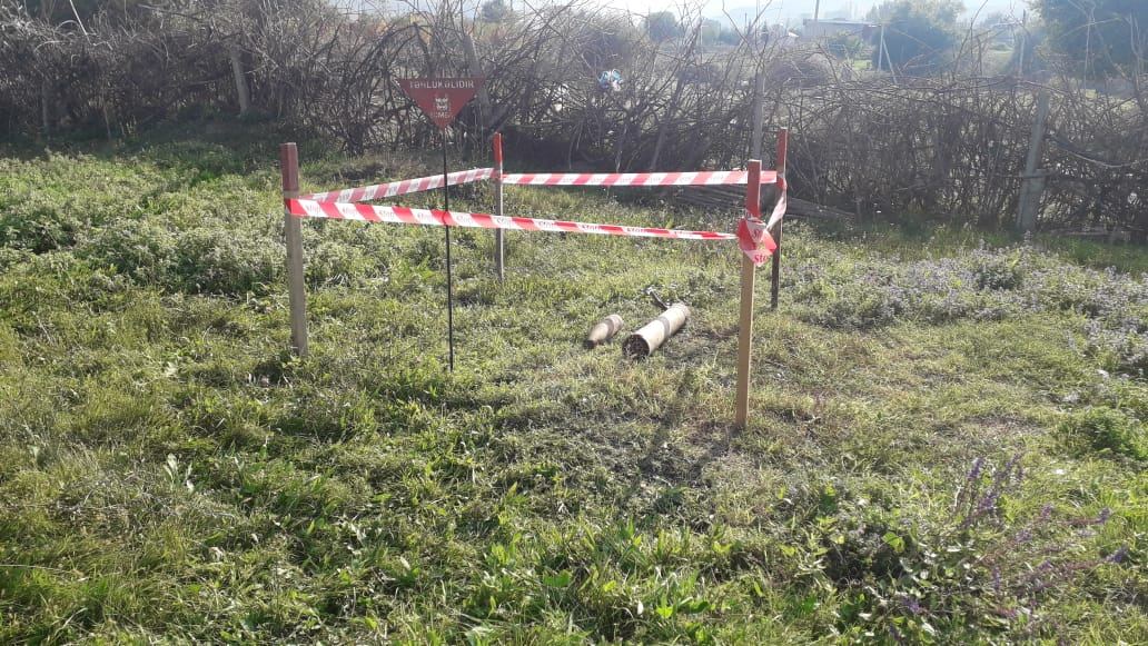 Cəbhəboyu ərazilərdə top mərmisi, bombacıq və mərmi qalıqları aşkarlanıb (FOTO) - Gallery Image