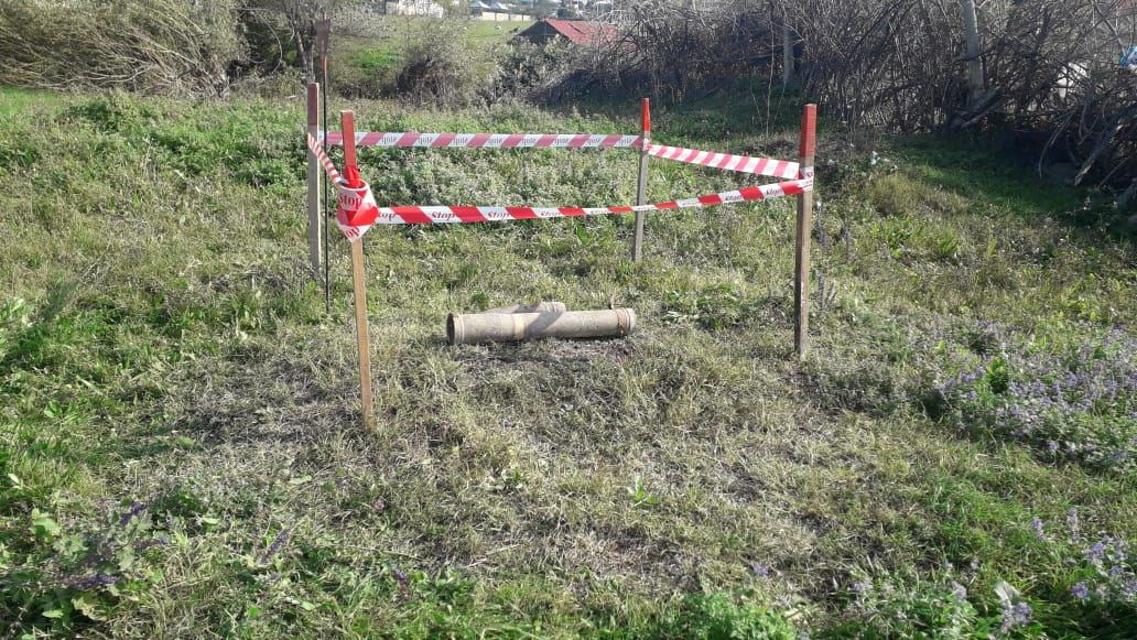 Cəbhəboyu ərazilərdə top mərmisi, bombacıq və mərmi qalıqları aşkarlanıb (FOTO) - Gallery Image