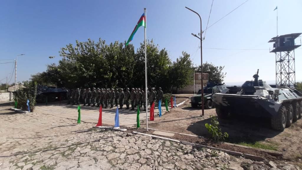 İşğaldan azad olunan sərhəd zastavalarımız üzərində dövlət bayrağımız ucaldılıb (FOTO) - Gallery Image