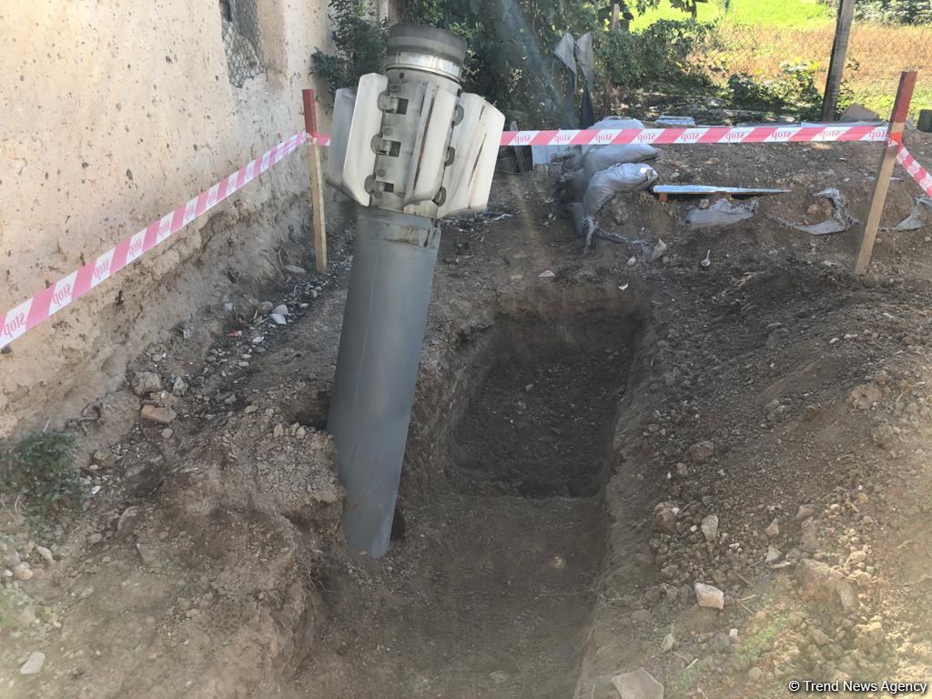 Goranboyda evin həyətinə düşüb partlamayan erməni raketi (FOTO) - Gallery Image