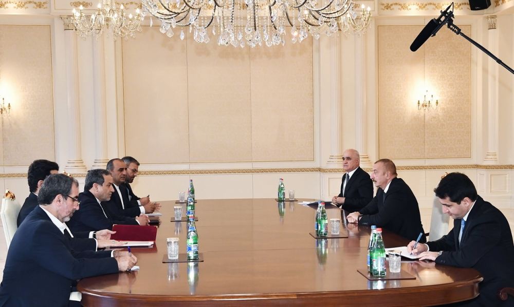 Prezident İlham Əliyev İran Prezidentinin xüsusi nümayəndəsinin başçılıq etdiyi nümayəndə heyətini qəbul edib (FOTO) - Gallery Image