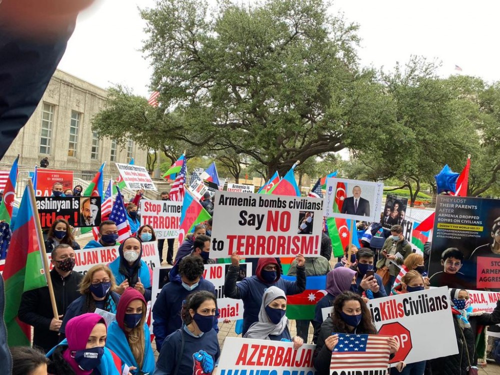 Bərdə və Gəncədəki erməni terrorları ABŞ-dakı azərbaycanlıları ayağa qaldırdı- FOTOLAR