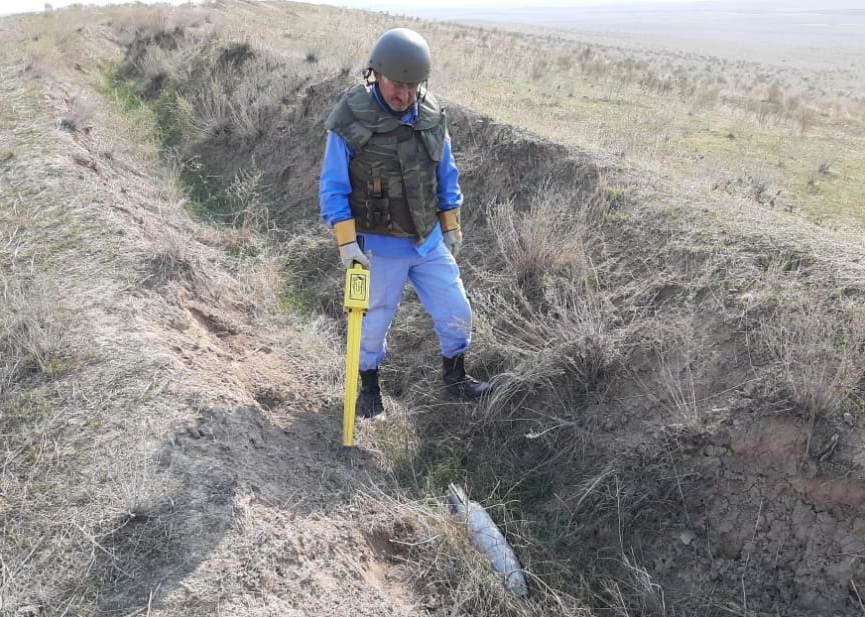 ANANA cəbhəboyu ərazilərdə top mərmisi, idarə olunan raket, radiopelenqator və mərmi qalıqları aşkar edib (FOTO) - Gallery Image