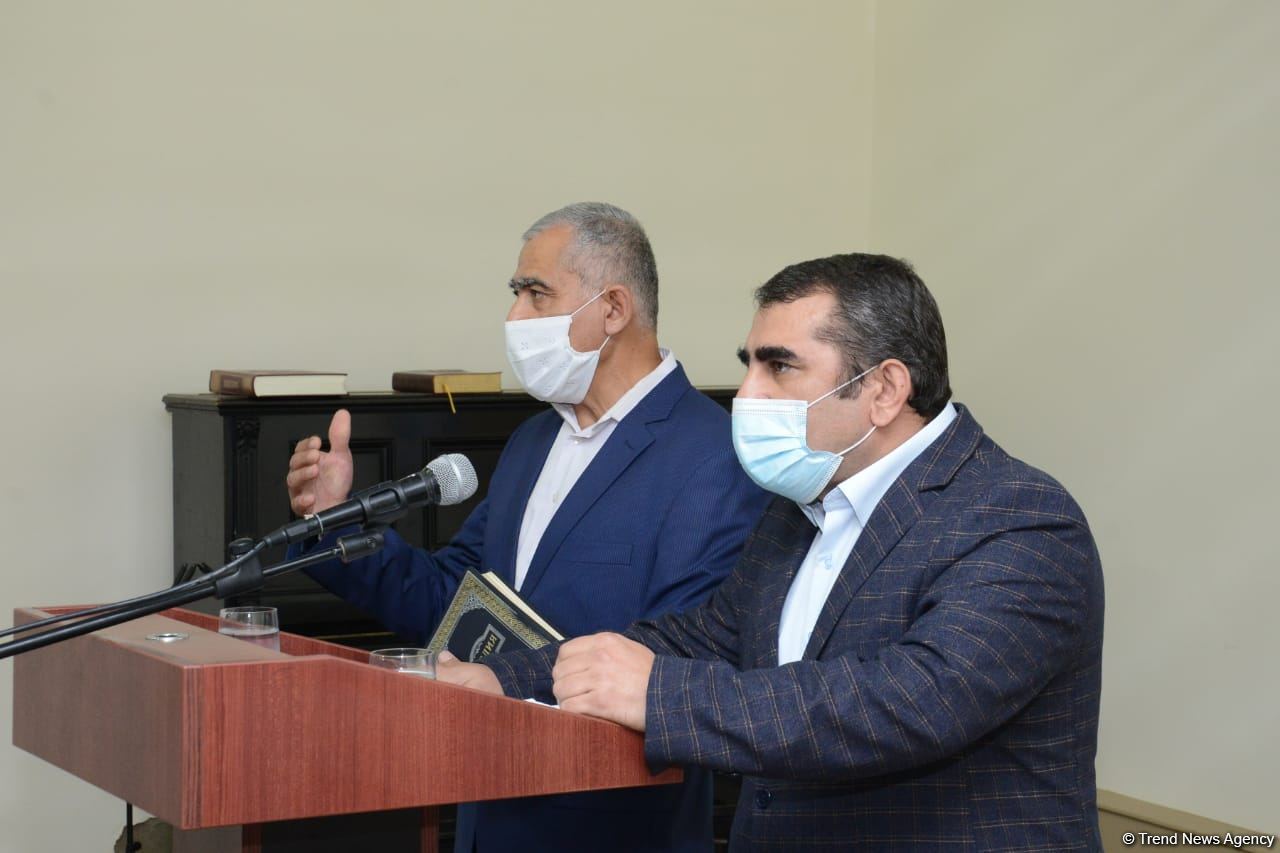 Əsir düşmüş erməni adventis Bakıda kilsədə dua edib (FOTO) - Gallery Image