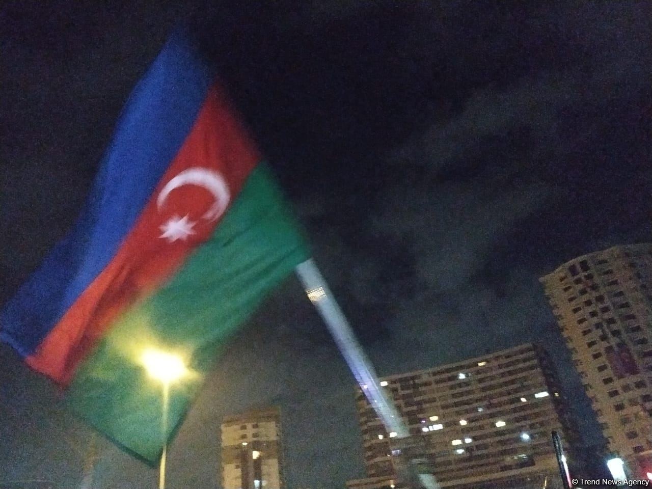 Paytaxt sakinləri tarixi Qələbəni qeyd edir (FOTO) - Gallery Image