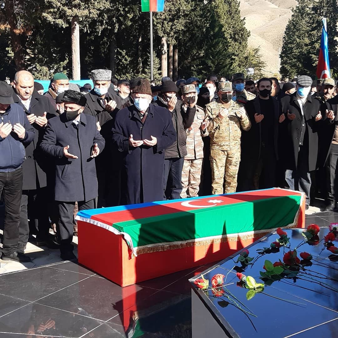 Şəhid polkovnik Babək Səmidli dəfn olunub (FOTO) - Gallery Image