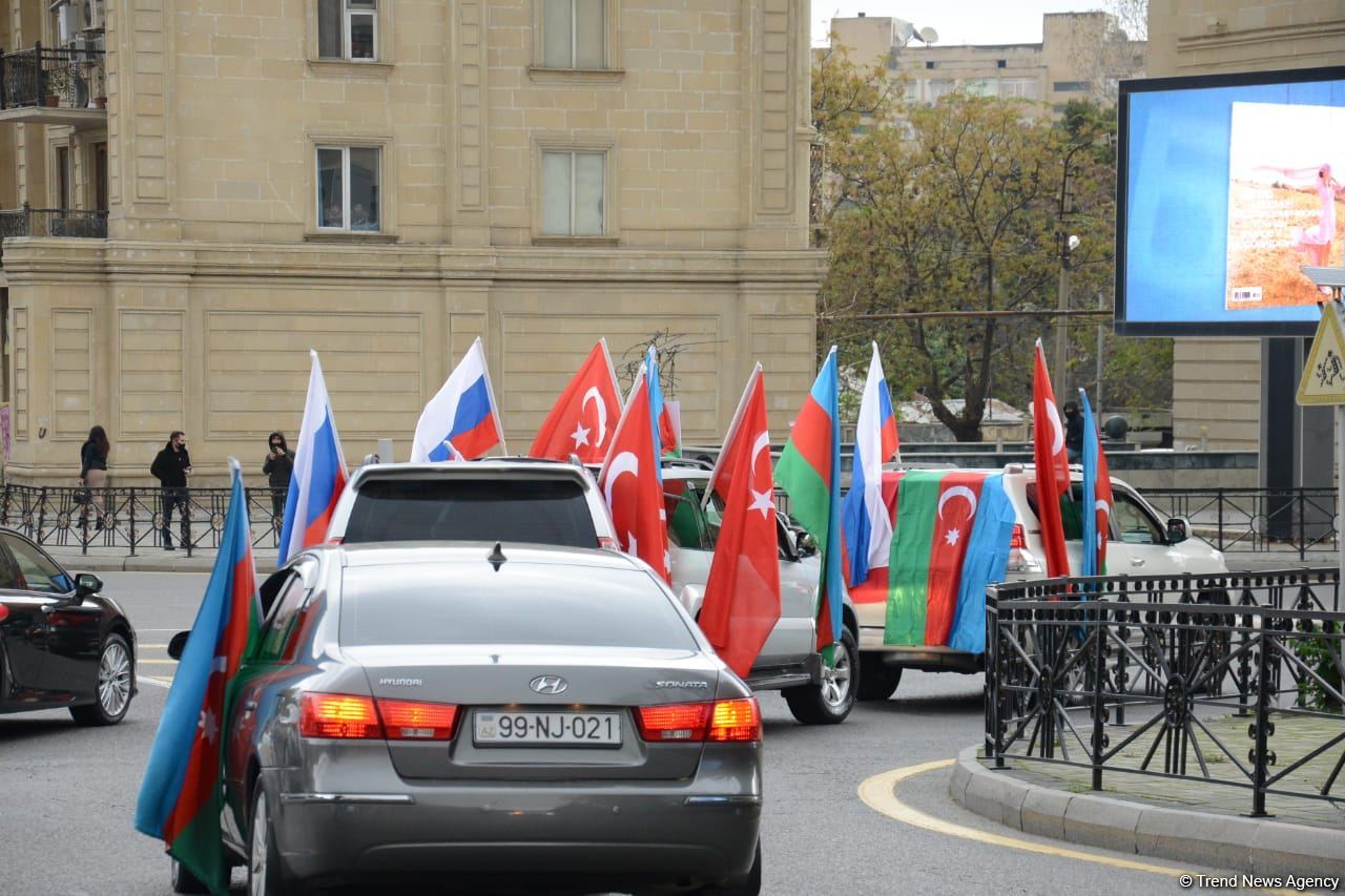 Kəlbəcərin işğaldan azad olunması münasibətilə yürüş keçirilir (FOTO) - Gallery Image