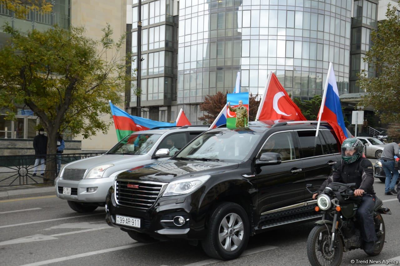 Kəlbəcərin işğaldan azad olunması münasibətilə yürüş keçirilir (FOTO) - Gallery Image