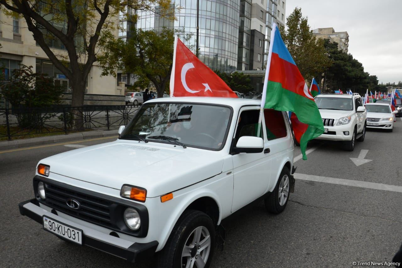Kəlbəcərin işğaldan azad olunması münasibətilə yürüş keçirilir (FOTO) - Gallery Image
