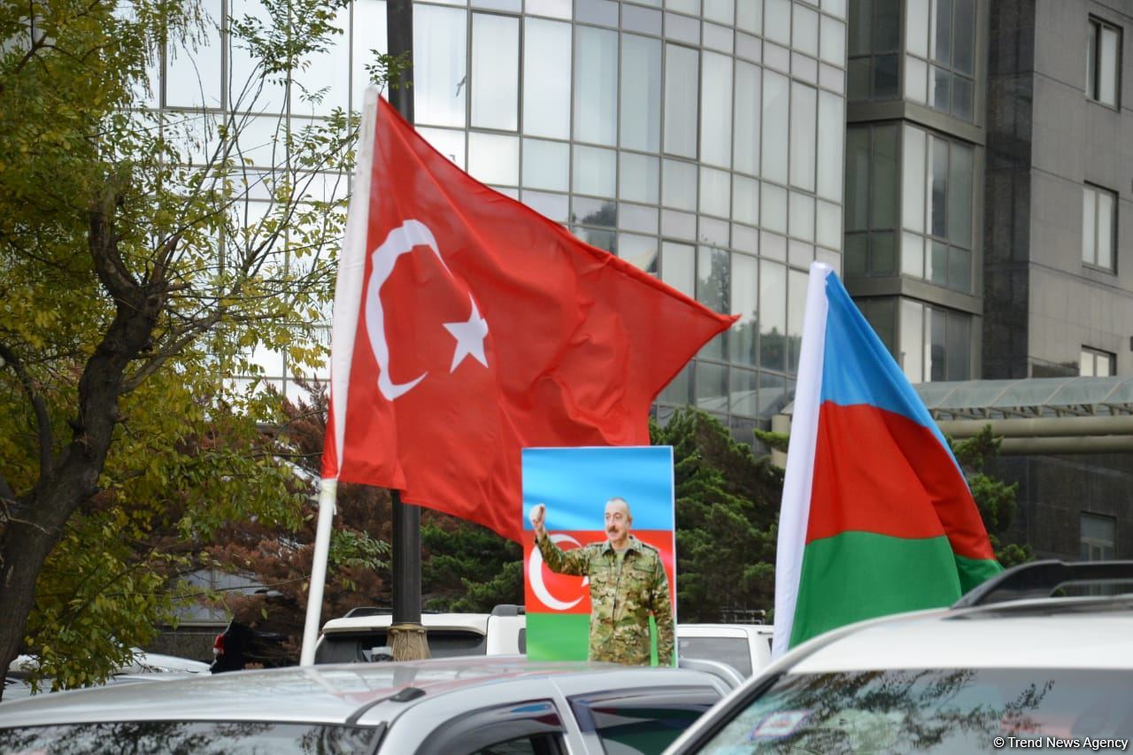 Kəlbəcərin işğaldan azad olunması münasibətilə yürüş keçirilir (FOTO) - Gallery Image