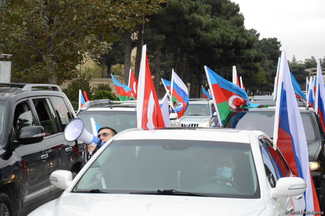 Kəlbəcərin işğaldan azad olunması münasibətilə yürüş keçirilir (FOTO) - Gallery Image