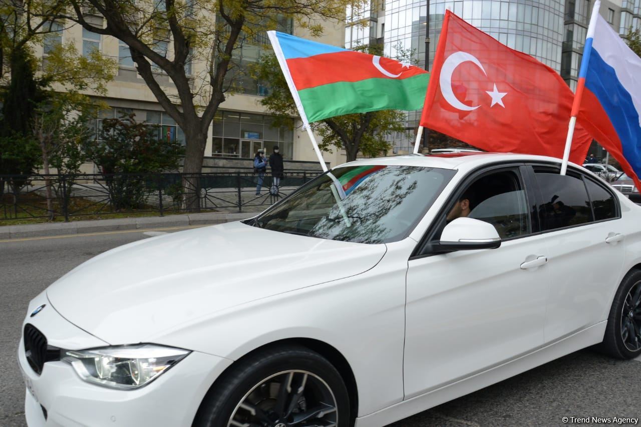 Kəlbəcərin işğaldan azad olunması münasibətilə yürüş keçirilir (FOTO) - Gallery Image