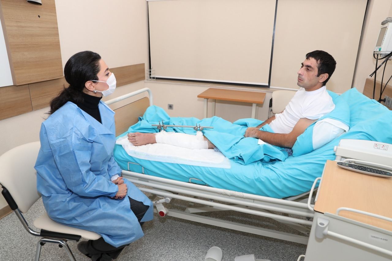 Ombudsman Azərbaycana qaytarılmış hərbi əsir və girovlarla görüşüb (FOTO) - Gallery Image