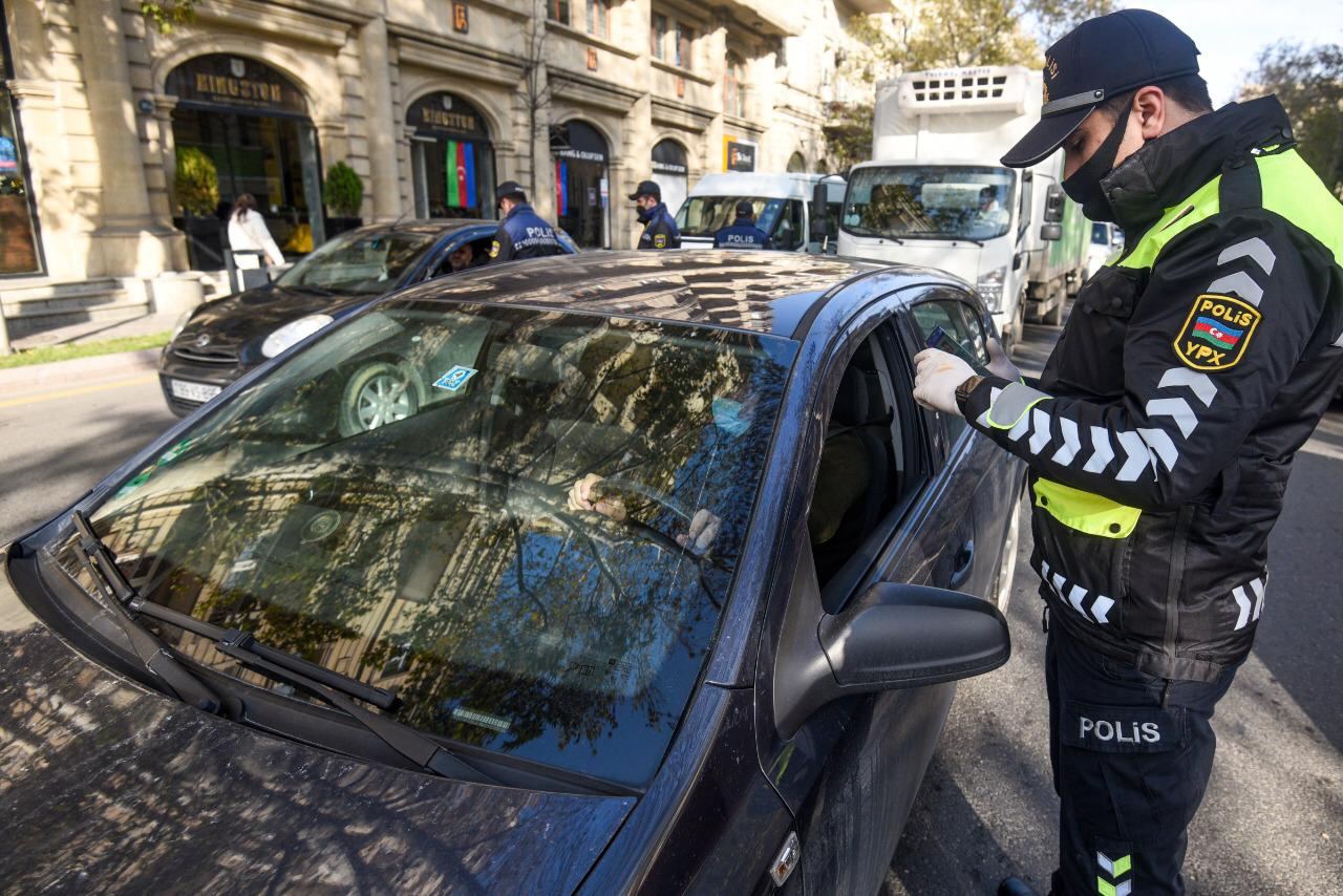 Karantin postlarından icazəsiz keçmək istəyən 1607 avtomobil geri qaytarılıb (FOTO) - Gallery Image