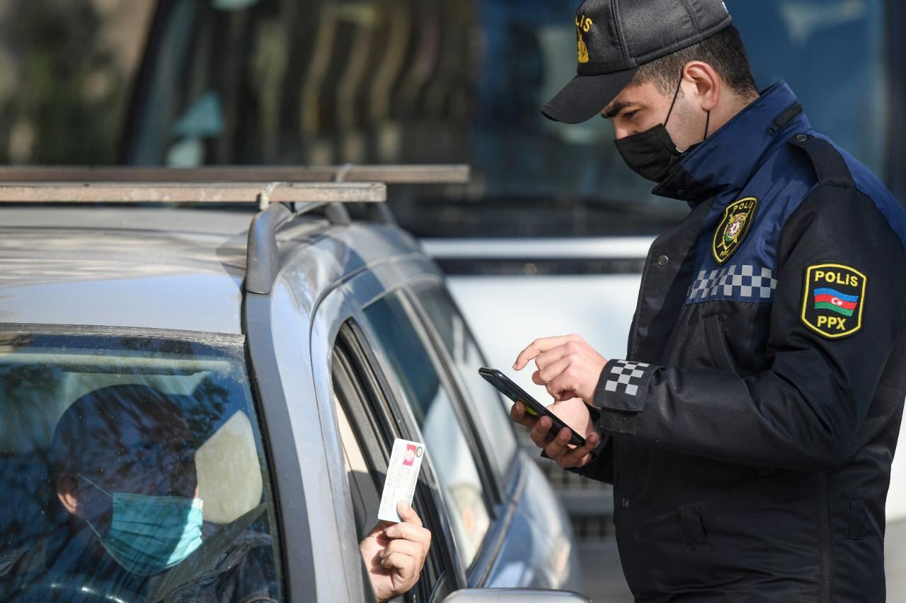 Karantin postlarından icazəsiz keçmək istəyən 1607 avtomobil geri qaytarılıb (FOTO) - Gallery Image