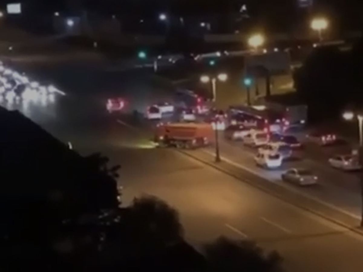 Polisin əmrinə tabe olmayan "Kamaz" sürücülərə belə təhlükə törətdi (VİDEO) - Gallery Image