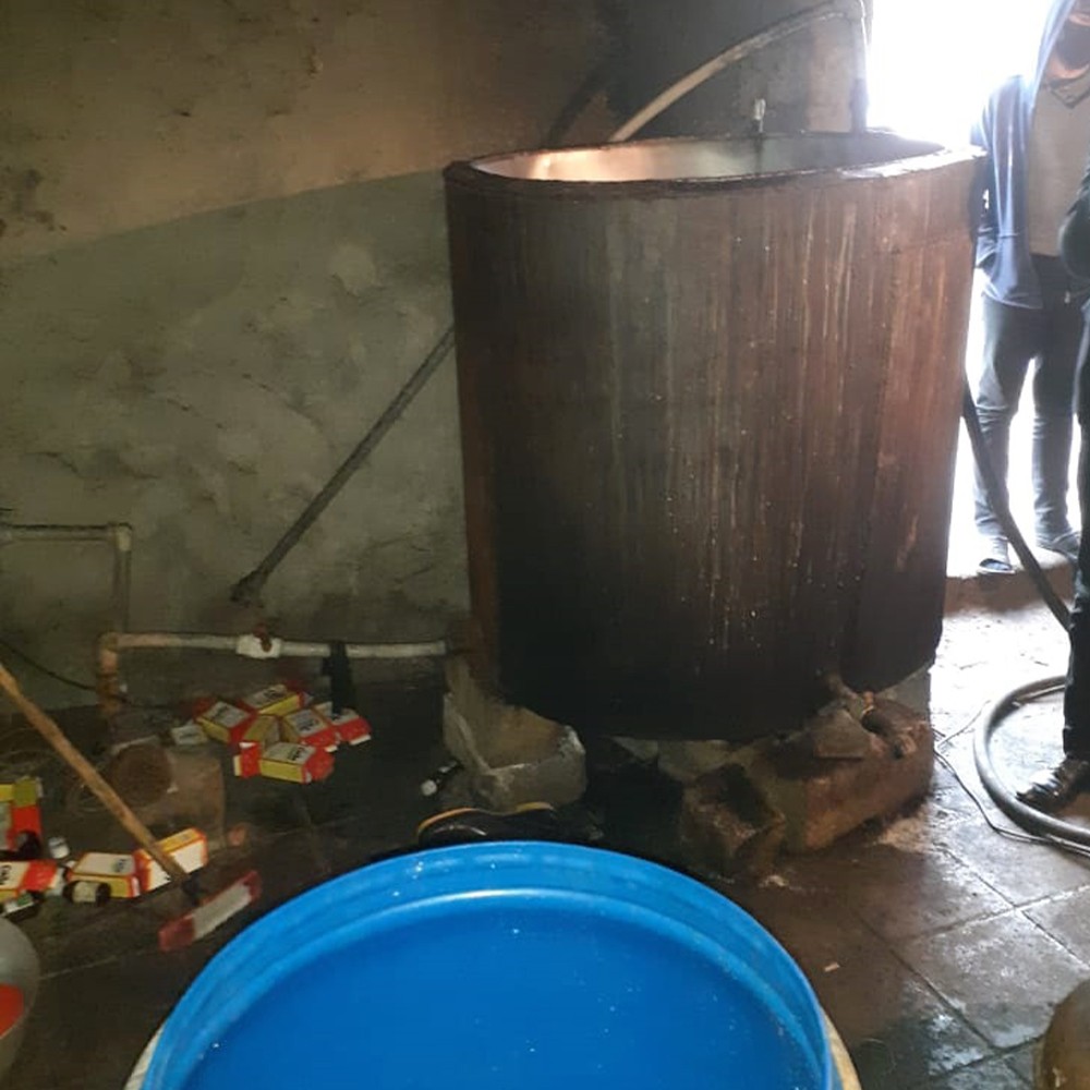 Hamam vannasında saxlanılan südü satışa çıxaranlar ifşa olundu- FOTOLAR