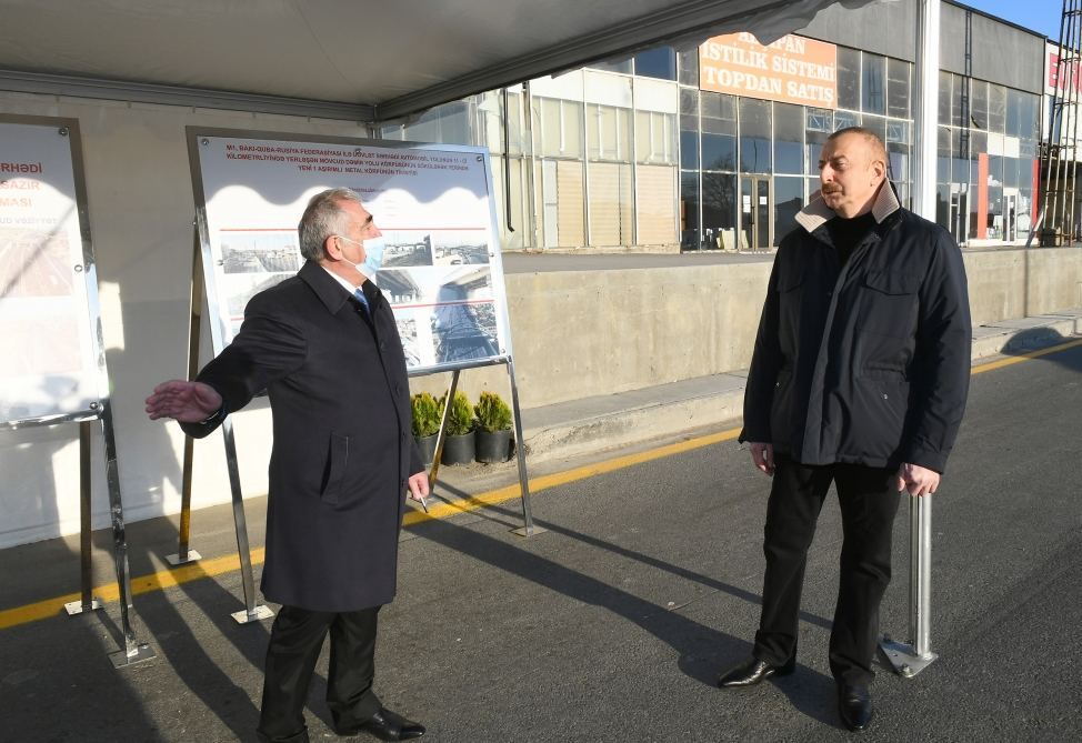 Prezident İlham Əliyev Bakı-Quba-Rusiya Federasiyası ilə dövlət sərhədi avtomobil yolunun yenidən qurulmuş hissəsində görülən işlərlə tanış olub (FOTO) - Gallery Image