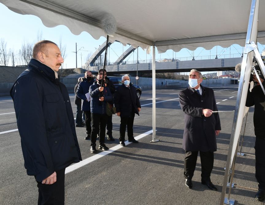 Prezident İlham Əliyev Bakı-Quba-Rusiya Federasiyası ilə dövlət sərhədi avtomobil yolunun yenidən qurulmuş hissəsində görülən işlərlə tanış olub (FOTO) - Gallery Image