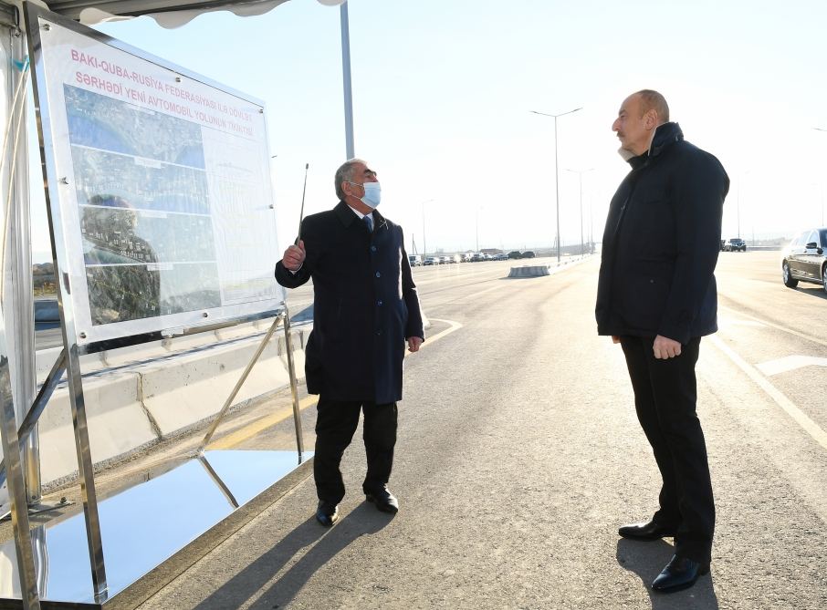 Prezident İlham Əliyev Bakı-Quba-Rusiya Federasiyası ilə dövlət sərhədi avtomobil yolunun yenidən qurulmuş hissəsində görülən işlərlə tanış olub (FOTO) - Gallery Image