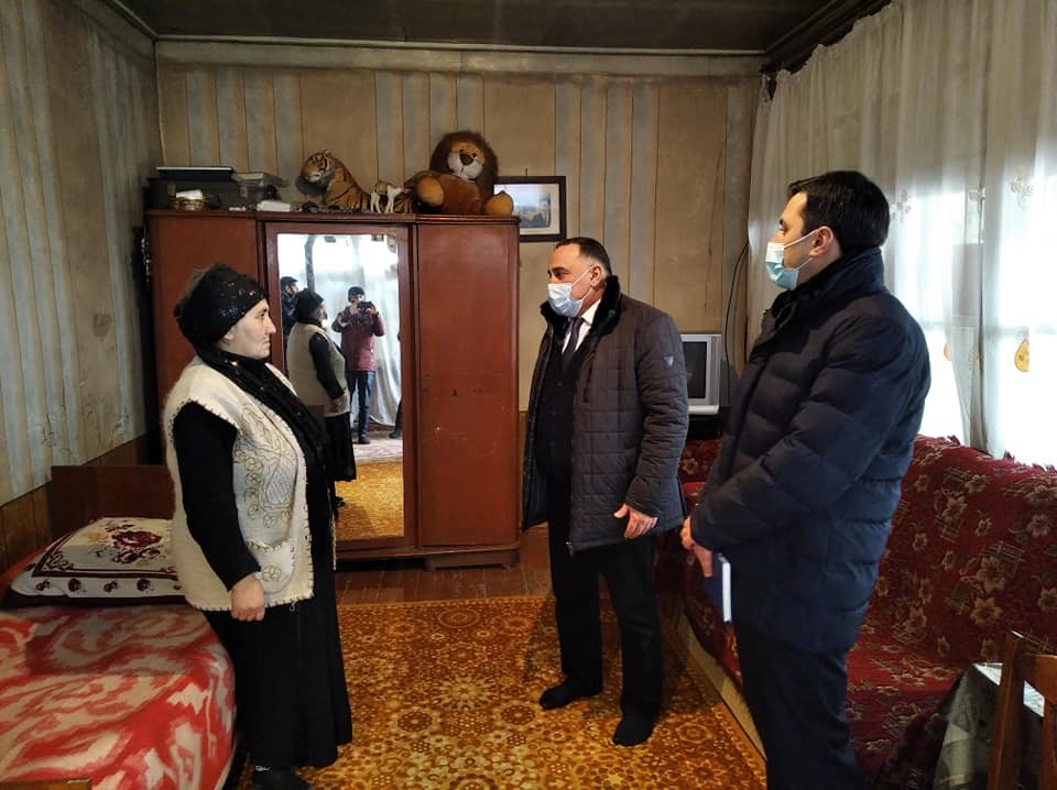Niyazi Bayramov şəhid ailələrini ziyarət etdi- FOTOLAR