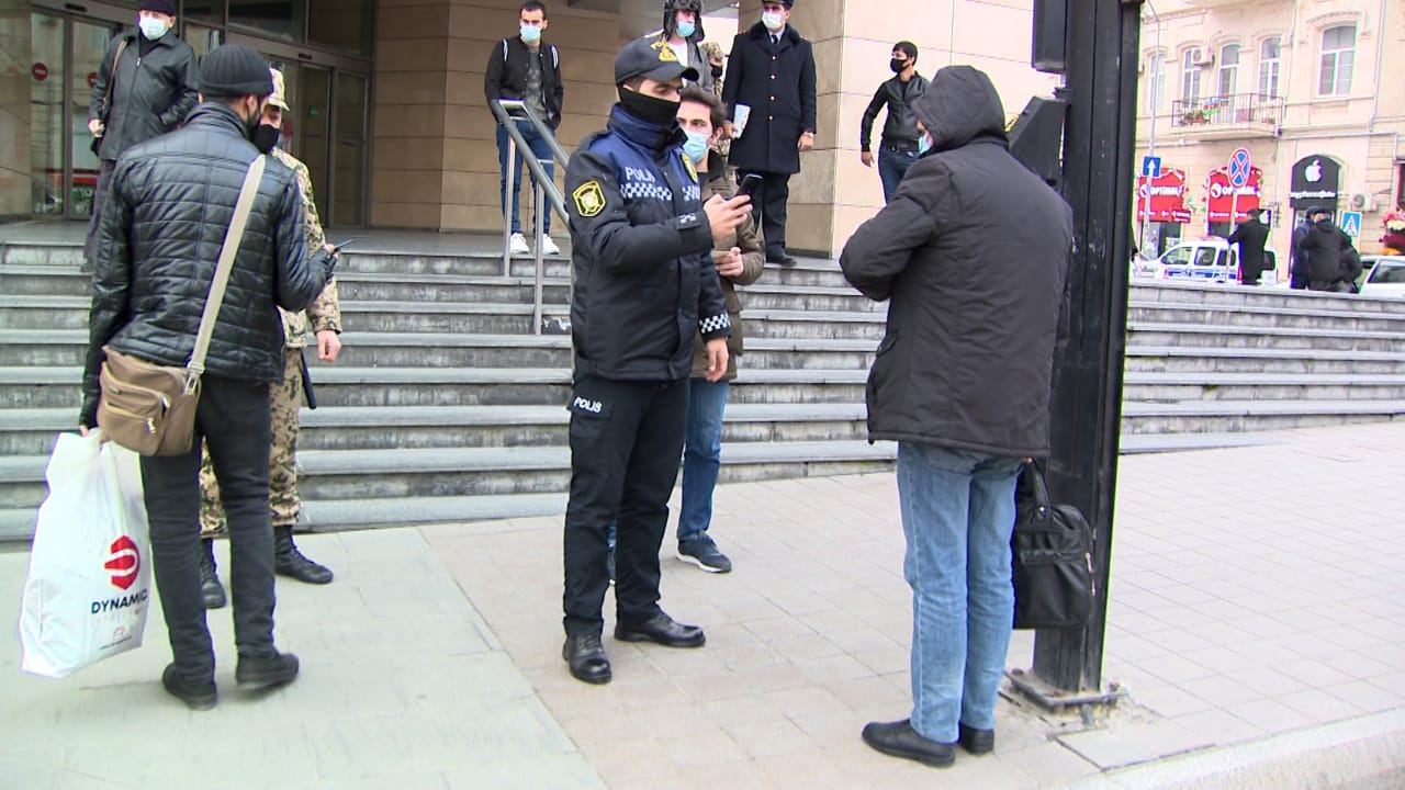 1000-ə yaxın şəxsi saxta yolla icazə portalından qeydiyyatdan keçirən MMC rəhbəri saxlanıldı (FOTO/VİDEO) - Gallery Image