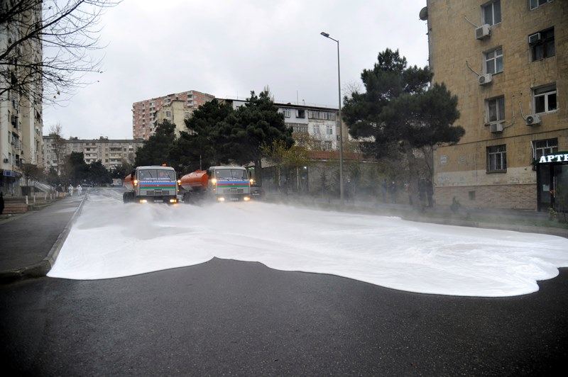 Paytaxt küçələri növbəti dəfə dezinfeksiya edildi (FOTO) - Gallery Image