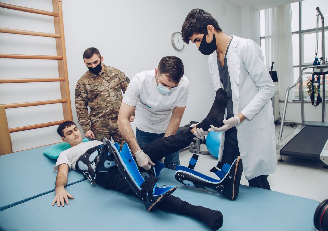 "YAŞAT" Fondu daha bir qazinin fiziki bərpası üçün tədbir görür (FOTO/VİDEO) - Gallery Image