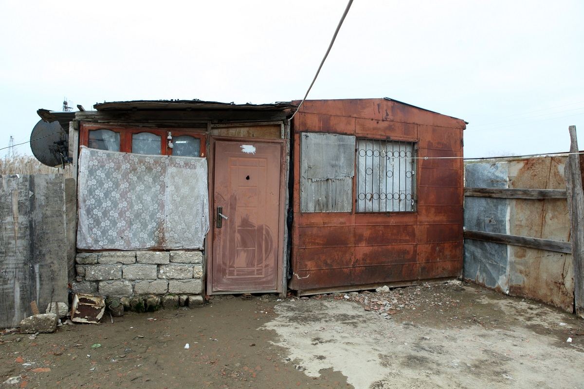 Daha bir qazi ailəsi yeni mənzilə köçürüldü (FOTO) - Gallery Image