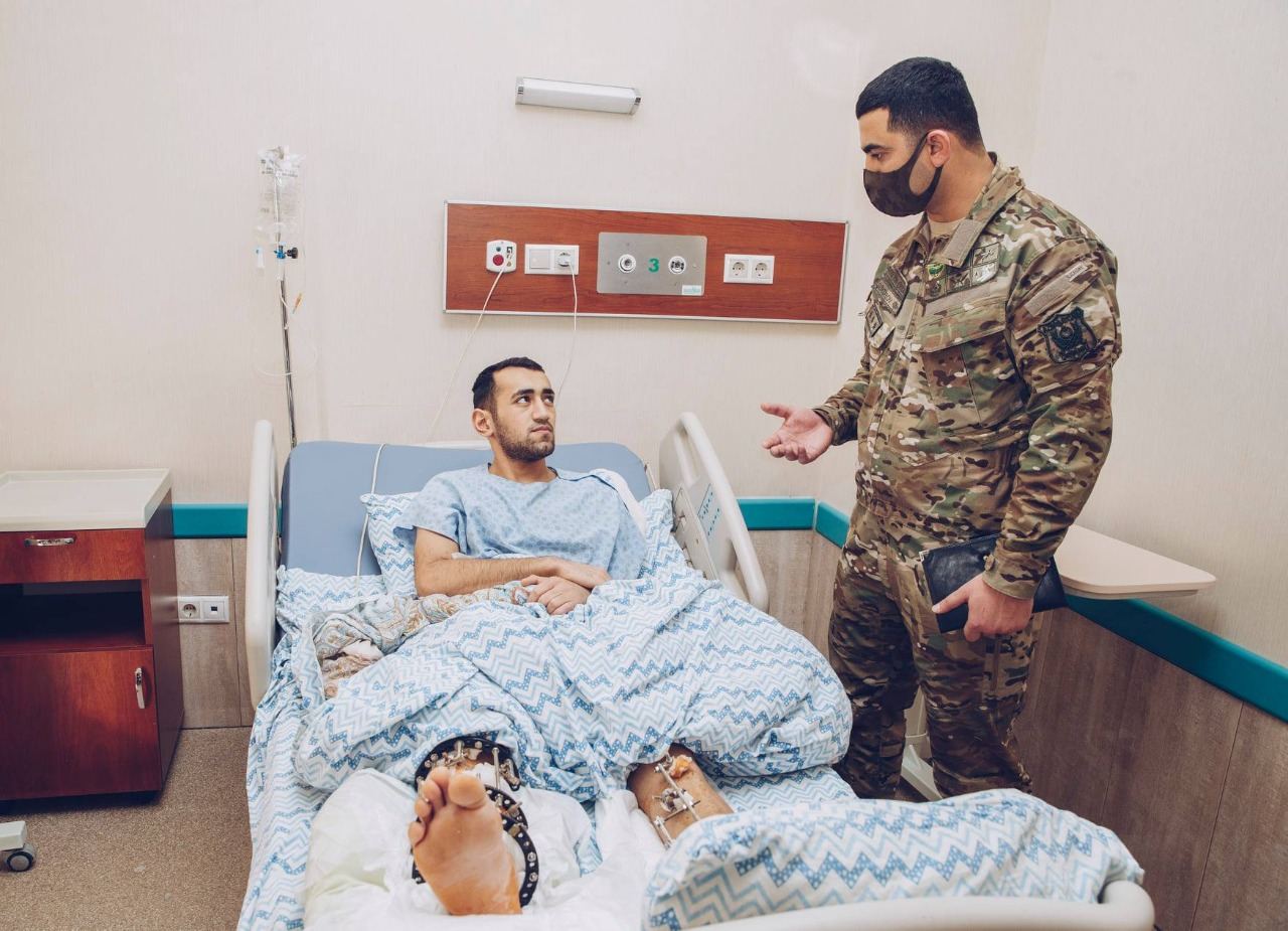 “YAŞAT” Fondu ciddi fiziki travma alan qazilərimizi uğurla əməliyyat etdirib (FOTO) - Gallery Image