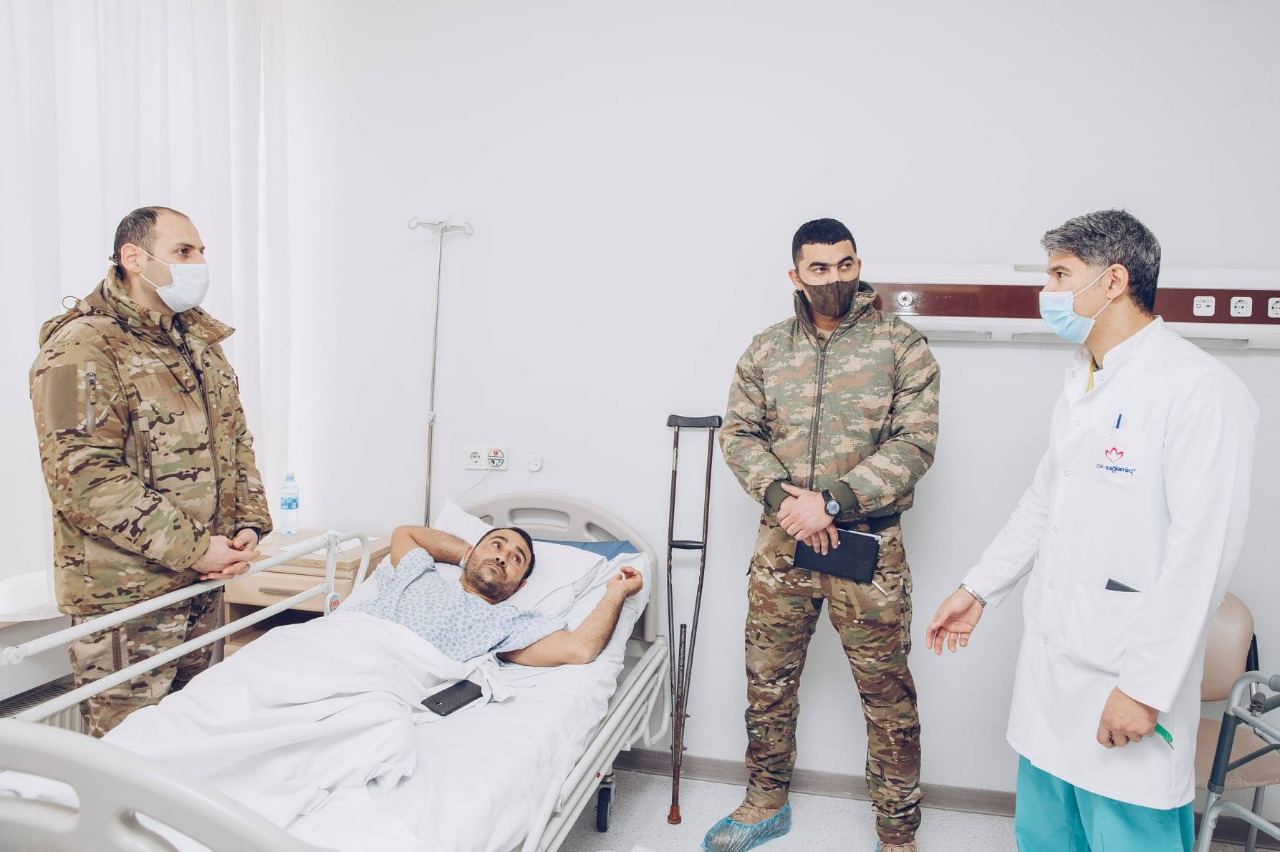 “YAŞAT” Fondu ciddi fiziki travma alan qazilərimizi uğurla əməliyyat etdirib (FOTO) - Gallery Image