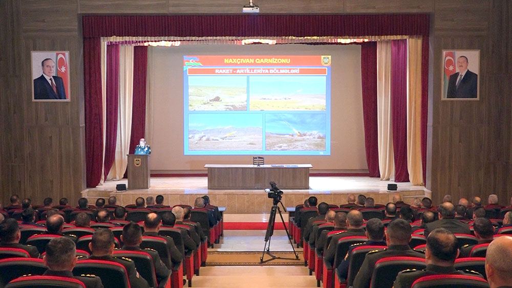 Naxçıvan Qarnizonu Qoşunlarında 2020-ci tədris ilinin nəticələri ilə bağlı yekun müşavirə keçirilib (FOTO) - Gallery Image