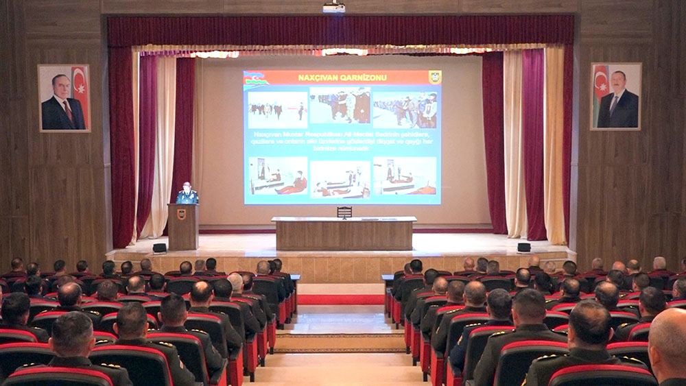 Naxçıvan Qarnizonu Qoşunlarında 2020-ci tədris ilinin nəticələri ilə bağlı yekun müşavirə keçirilib (FOTO) - Gallery Image