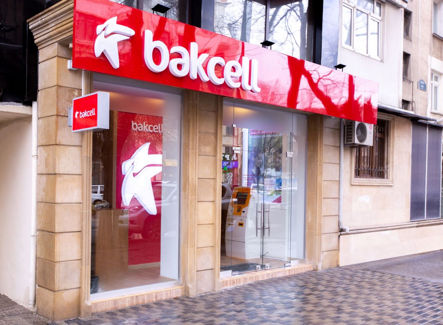 Bakcell Bakıda yeni konsept mağazası təqdim etdi (FOTO) - Gallery Image