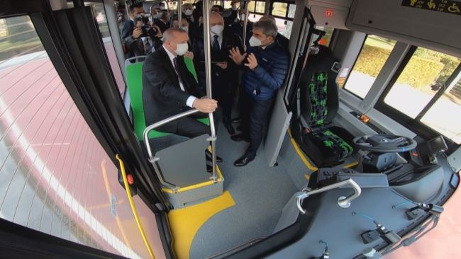 Ərdoğan Nazirlər Kabinetinin iclasına sürücüsüz avtobusla gedib (FOTO) - Gallery Image