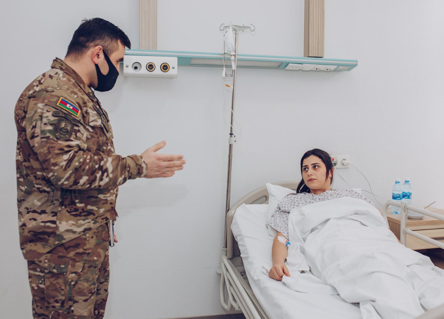 İki şəhid atası "YAŞAT" fondu tərəfindən əməliyyat olunub (FOTO) - Gallery Image