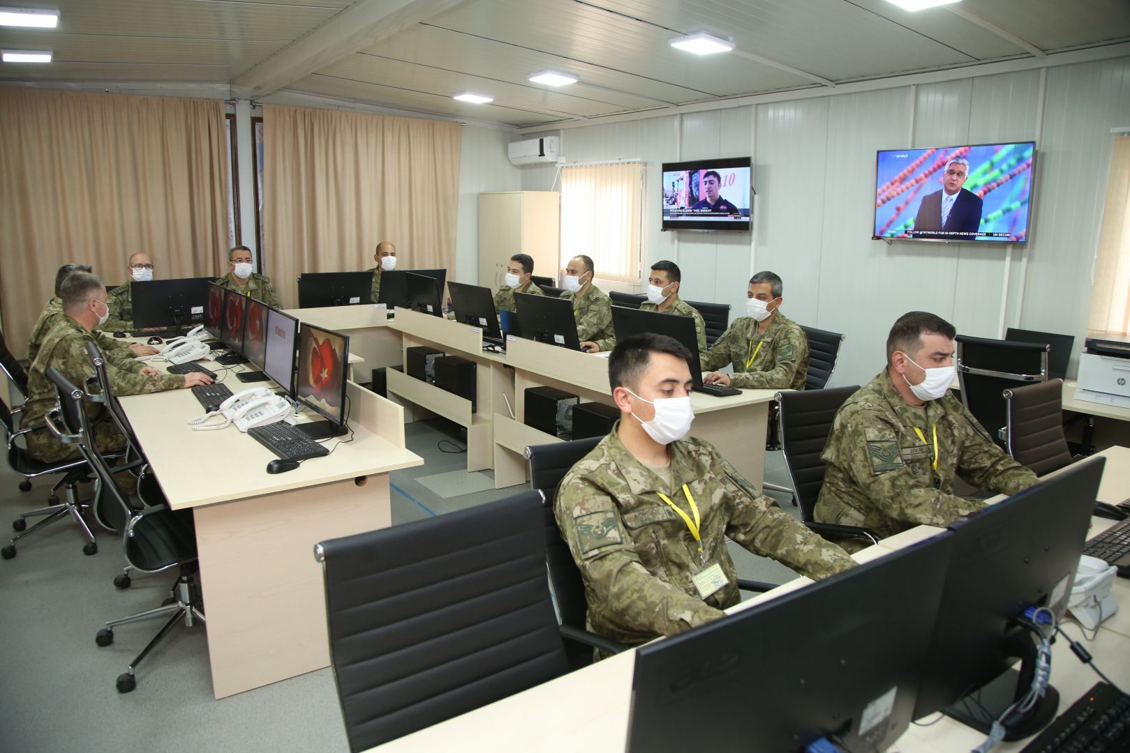 Monitorinq Mərkəzində türk və rus hərbiçiləri atəşkəsə nəzarət tədbirləri görürlər - Türkiyə MMN (FOTO) - Gallery Image