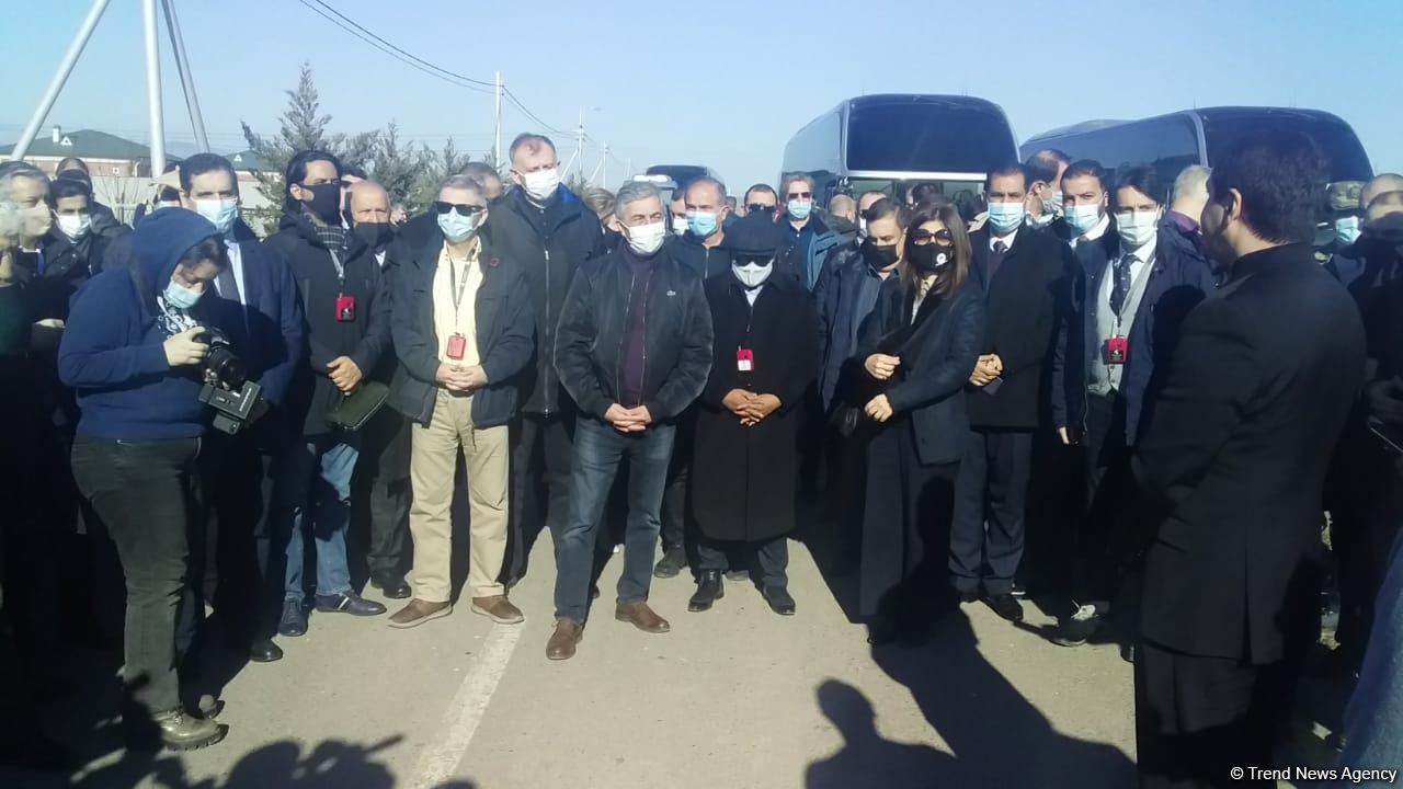 Diplomatik korpus nümayəndələri Cocuq Mərcanlıda səfərdədir (FOTO) - Gallery Image