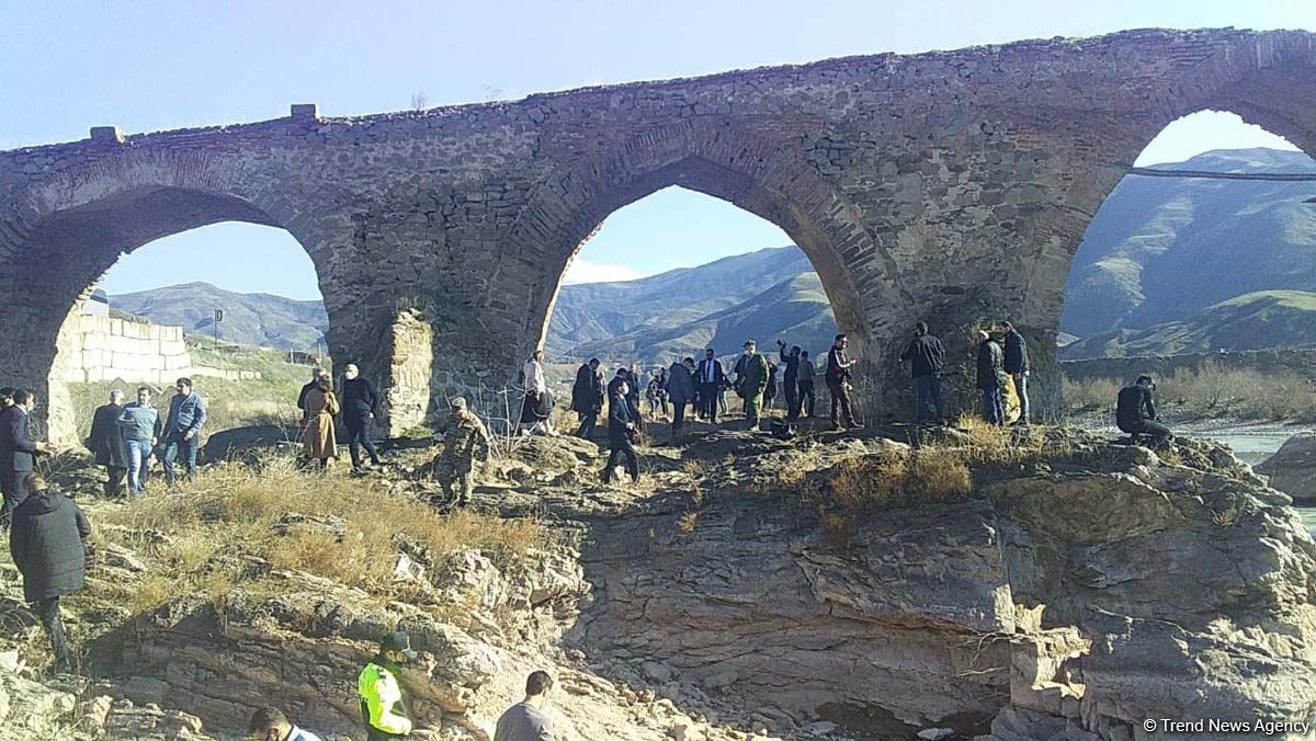 Diplomatik korpus nümayəndələri XUDAFƏRİNDƏ (FOTO) - Gallery Image
