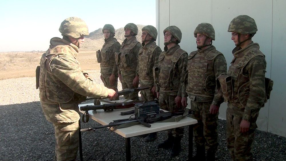 Bütün hərbi hissələrdə bölmələrin tam təchizatı yoxlanılır (FOTO/VİDEO) - Gallery Image