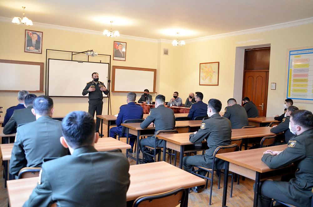Heydər Əliyev adına AAHM-in kursantları üçün seminar təşkil olunub (FOTO) - Gallery Image