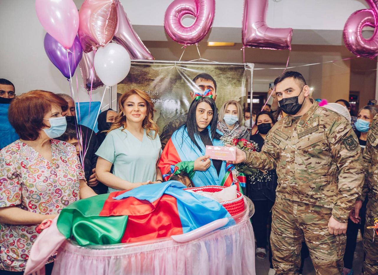 Daha bir şəhid övladının adına 5000 manatlıq hesab açılacaq (FOTO) - Gallery Image