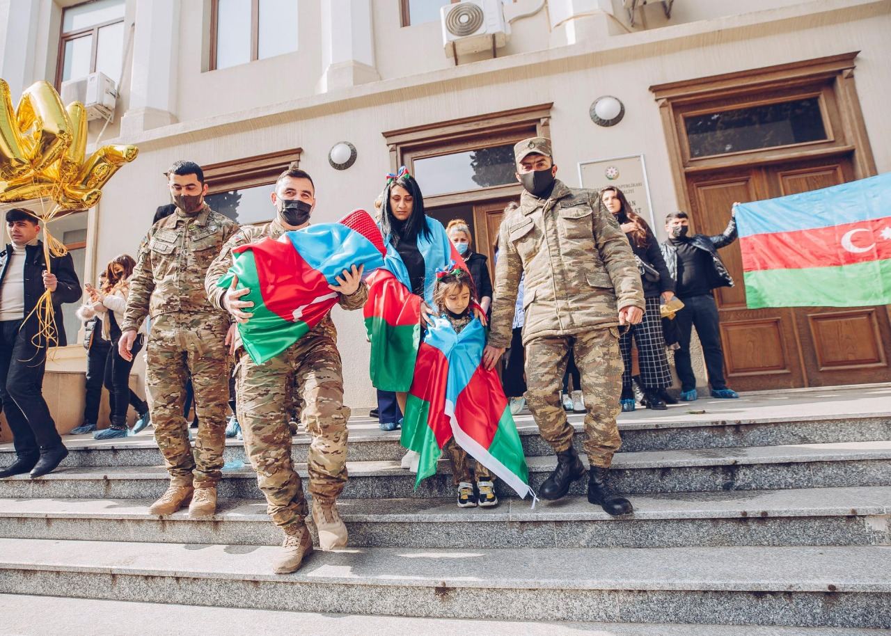 Daha bir şəhid övladının adına 5000 manatlıq hesab açılacaq (FOTO) - Gallery Image