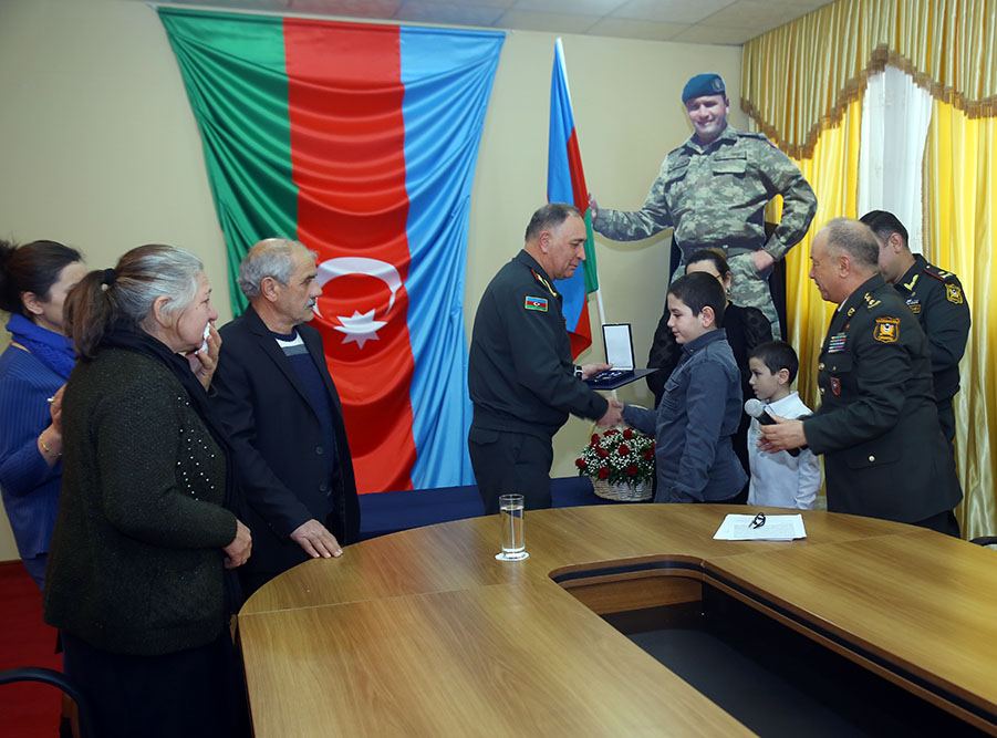 Şəhid tabor komandiri “NATO-nun Ləyaqətli Xidmət Medalı”na layiq görülüb (FOTO/VİDEO) - Gallery Image