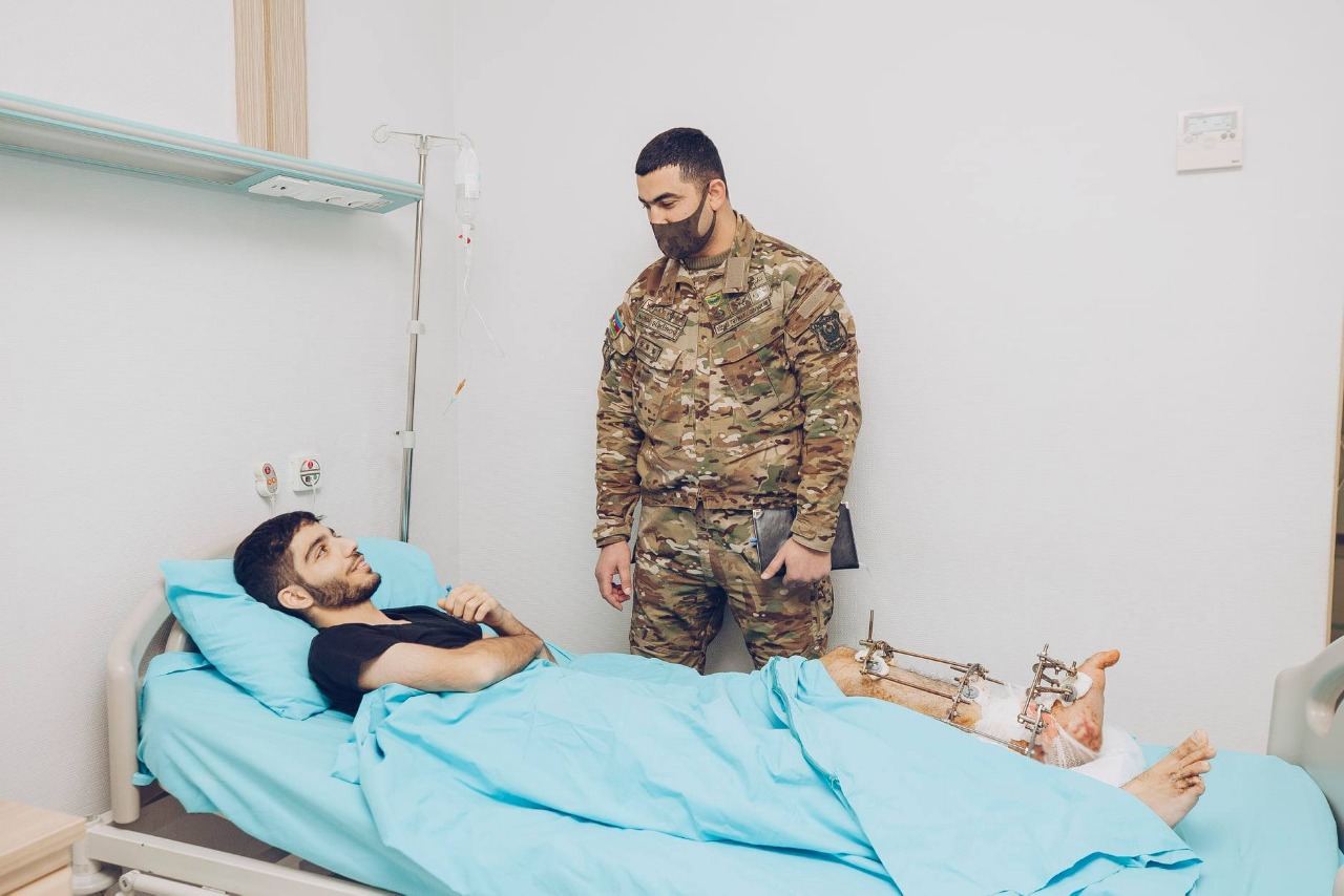 Daha 3 qazi və bir şəhid atasının əməliyyat xərcləri qarşılanıb (FOTO) - Gallery Image