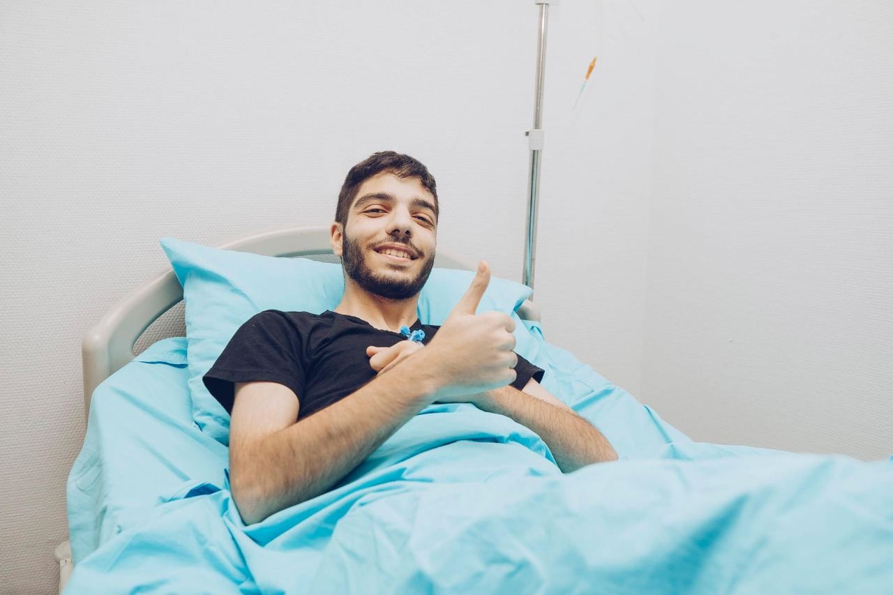 Daha 3 qazi və bir şəhid atasının əməliyyat xərcləri qarşılanıb (FOTO) - Gallery Image