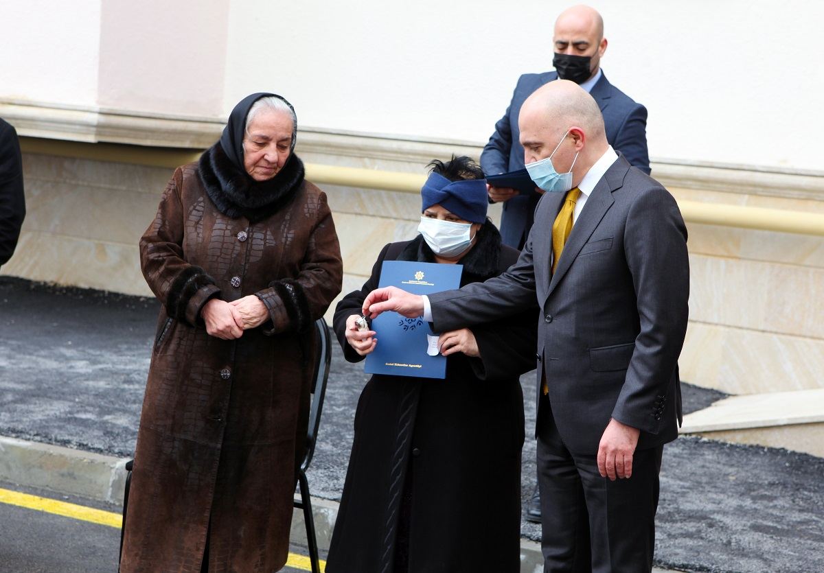 Şəhid ailələri və müharibə əlillərinə daha 30 mənzil təqdim edildi (FOTO) - Gallery Image
